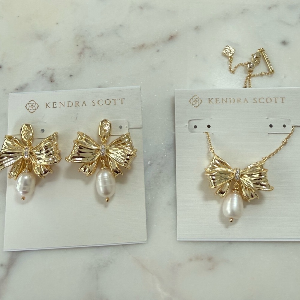 NEW Kendra Scott X Love Shack Fancy Gold Bow Pearl Drop Necklace Earring Set